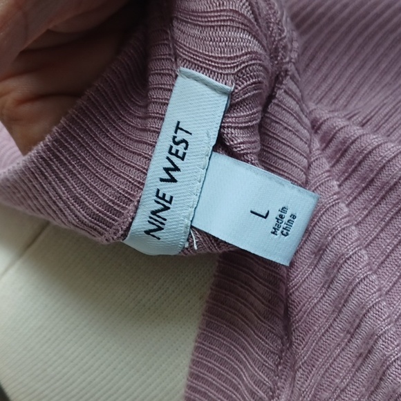 Nine West Rib Crewneck Sweater, Size L Lilac, 19" PTP, 23" L - Picture 5 of 8